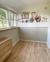 Naadloos fotobehang Funny Farm tractor rood (geschikt voor een brede en smalle muur bijv. boven lambrisering)