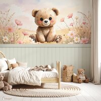 Behang Happy Tails beertje in bloemenveld met lambrisering