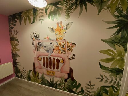 Behang sample jungle jeep roze