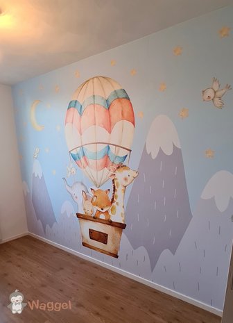 behang luchtballon met dieren droomwereld thema baby en kinderkamerdecoratie