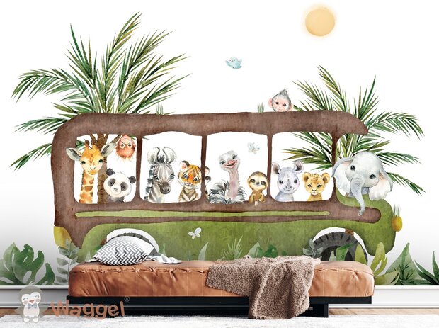 Behang jungle bus met bladeren