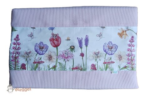 Aankleedkussenhoes Mouseville Flowers Aankleedkussenhoes Mouseville Flowers